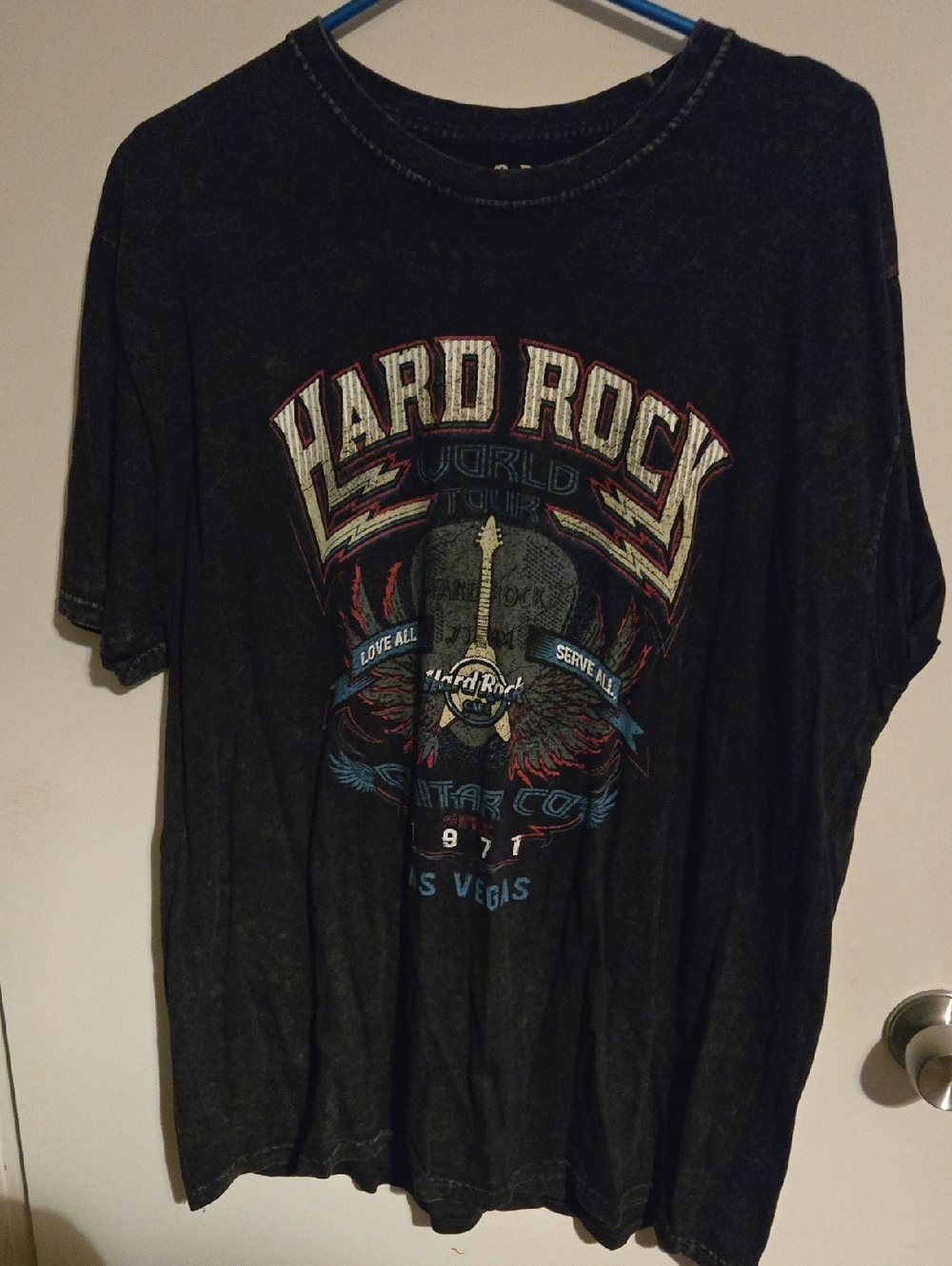 Hard Rock Cafe Black Short Sleeve Graphic Tee with Multicolor Logo
